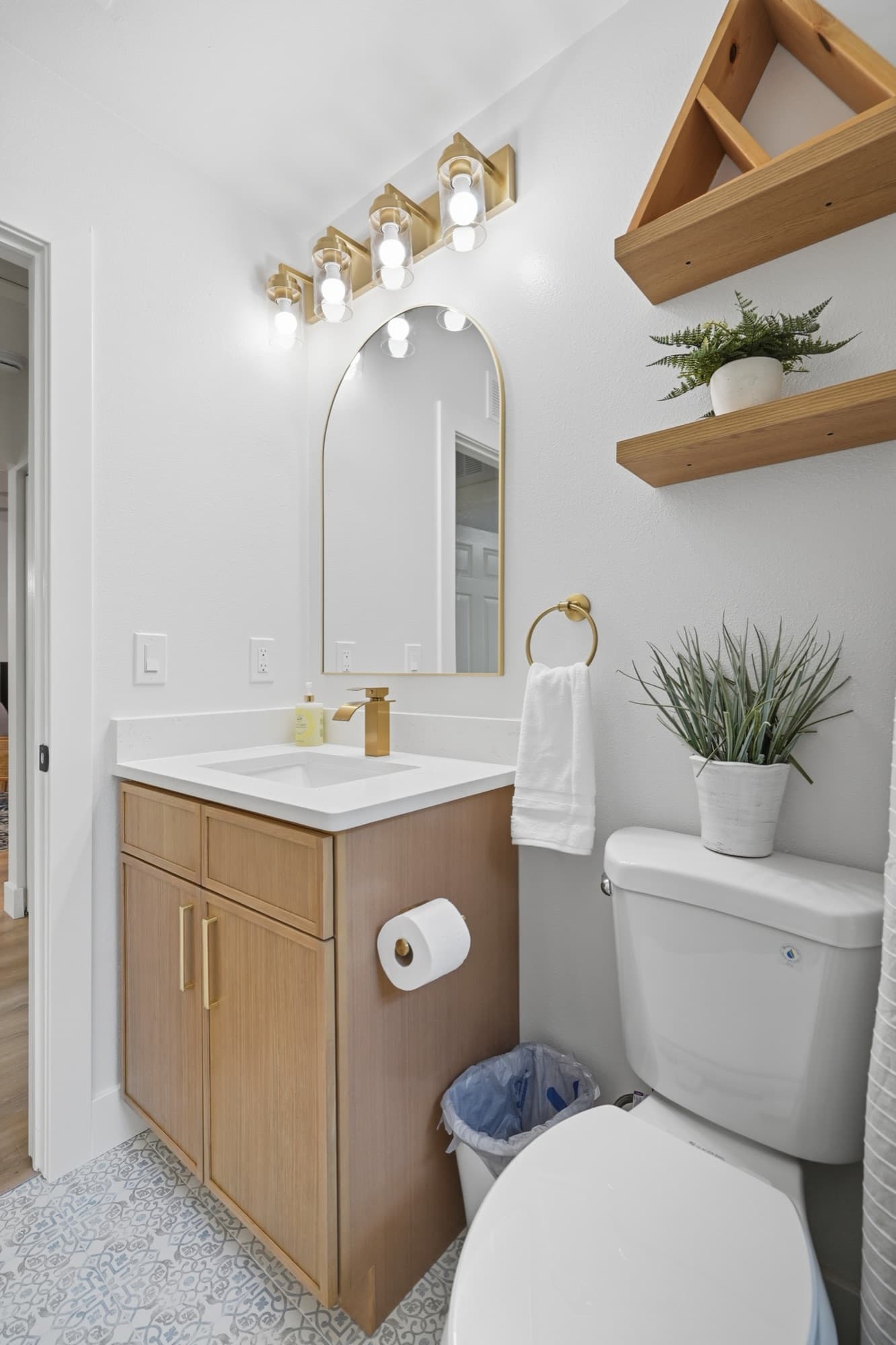 Full bathroom vanity